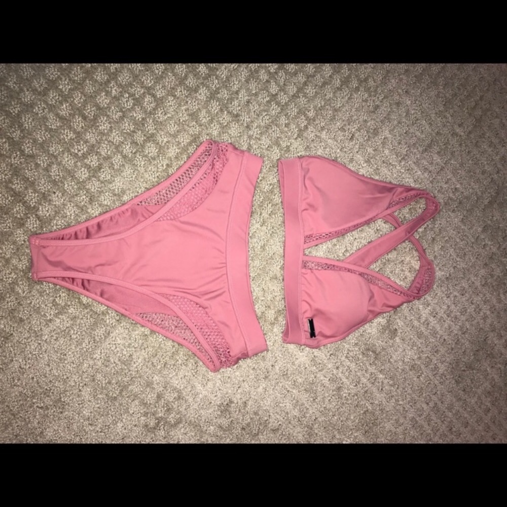 ISO gymshark bikini size SMALL!